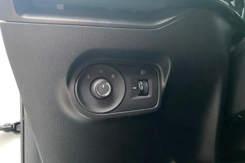 MG MG4 din 2025 cu 650 km - oferta MG0185338 - foto 17