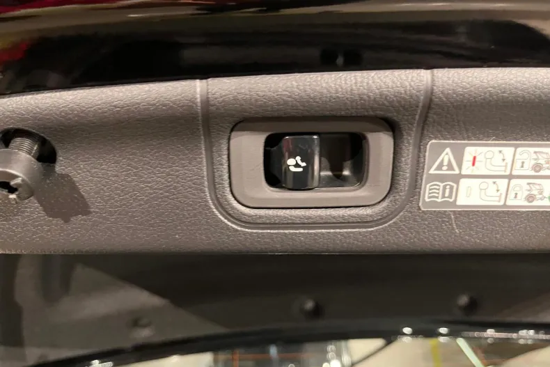 Mercedes-Benz C din 2023 cu 72.500 km - oferta MER185345 - foto 13