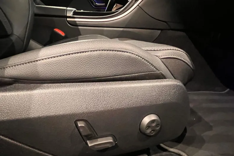 Mercedes-Benz C din 2023 cu 72.500 km - oferta MER185345 - foto 28