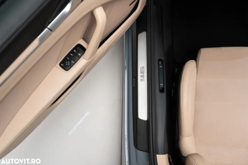 Porsche 911 din 2023 cu 11.700 km - oferta POR185353 - foto 5