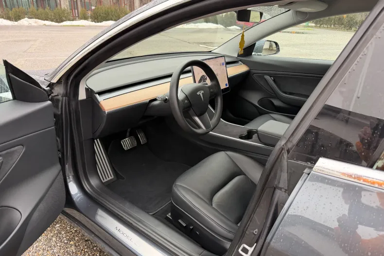 Tesla Model 3 din 2020 cu 93.800 km - oferta TES185370 - foto 6