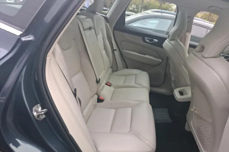 Volvo XC60 din 2021 cu 78.966 km - oferta VOL185373 - foto 8