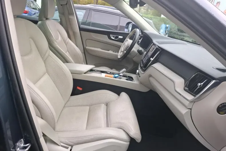 Volvo XC60 din 2021 cu 78.966 km - oferta VOL185373 - foto 9