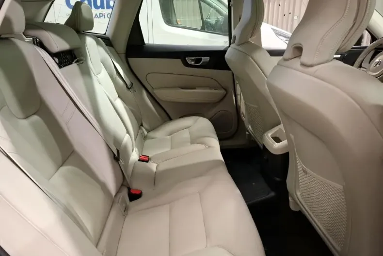 Volvo XC60 din 2023 cu 57.325 km - oferta VOL185377 - foto 7