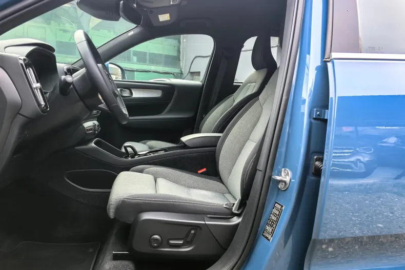 Volvo XC40 din 2022 cu 130.041 km - oferta VOL185392 - foto 6