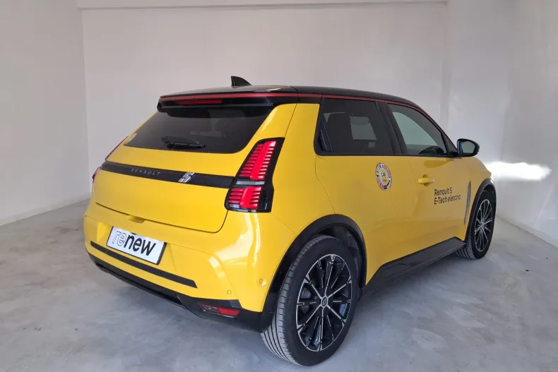 Renault 5 din 2025 cu 2.459 km - oferta REN185401 - foto 2