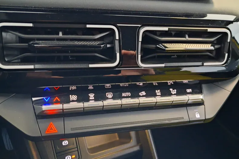 Renault 5 din 2025 cu 2.459 km - oferta REN185401 - foto 11