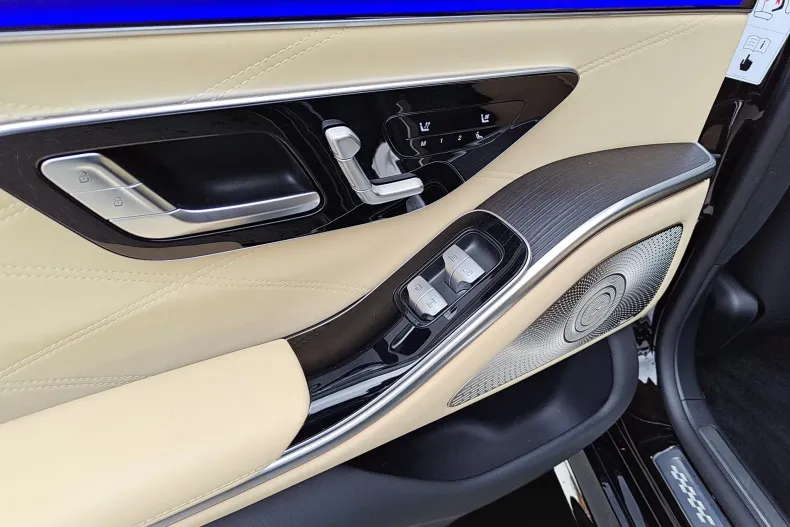 Mercedes-Benz S 63 AMG (Clasa S) din 2024 cu 16.500 km - oferta MER185404 - foto 22