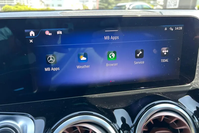 Mercedes-Benz EQB din 2024 cu 4.000 km - oferta MER185409 - foto 20