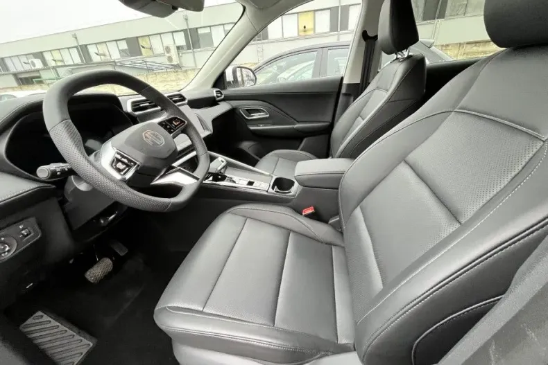 MG ZS HEV din 2025 cu 1 km - oferta MG0185415 - foto 3