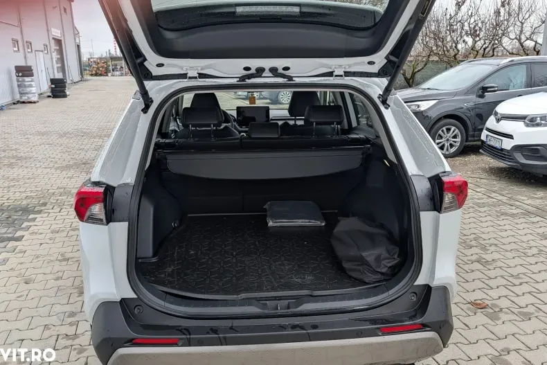 Toyota RAV4 din 2025 cu 5.000 km - oferta TOY185437 - foto 6