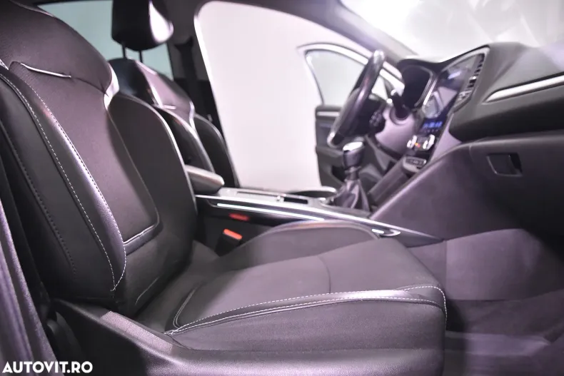 Renault Megane din 2021 cu 75.213 km - oferta REN185447 - foto 11