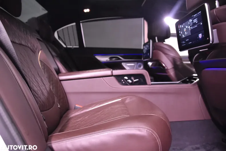 BMW Seria 7 din 2021 cu 106.624 km - oferta BMW185451 - foto 12
