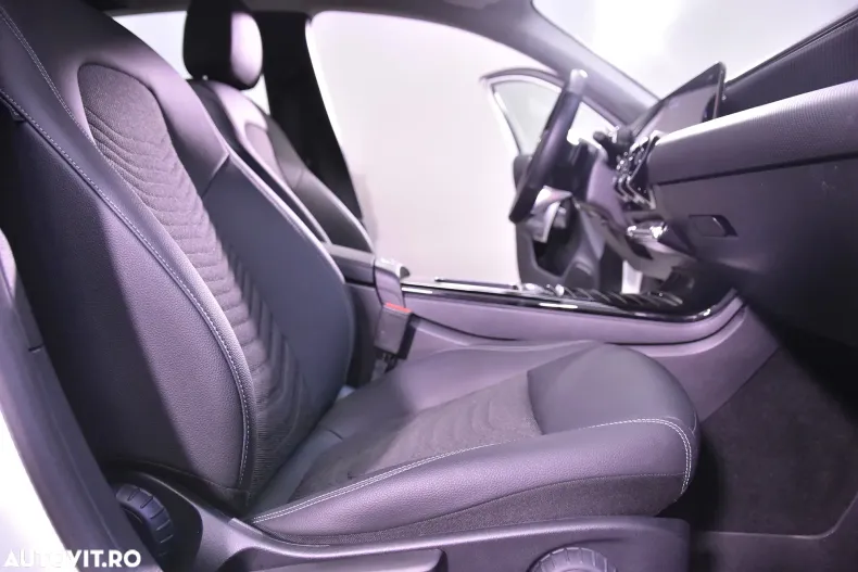 Mercedes-Benz A 200 (Clasa A) din 2024 cu 10.570 km - oferta MER185458 - foto 12