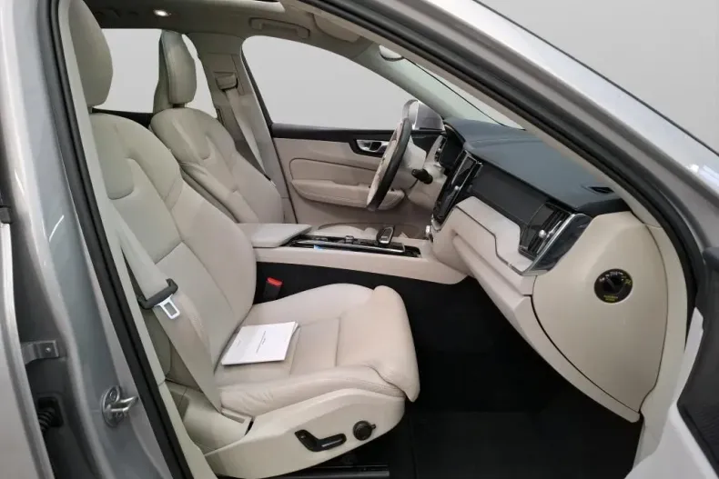 Volvo XC60 din 2022 cu 46.607 km - oferta VOL185470 - foto 6