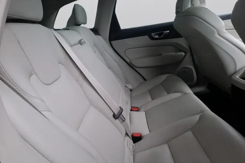 Volvo XC60 din 2022 cu 55.243 km - oferta VOL185471 - foto 8