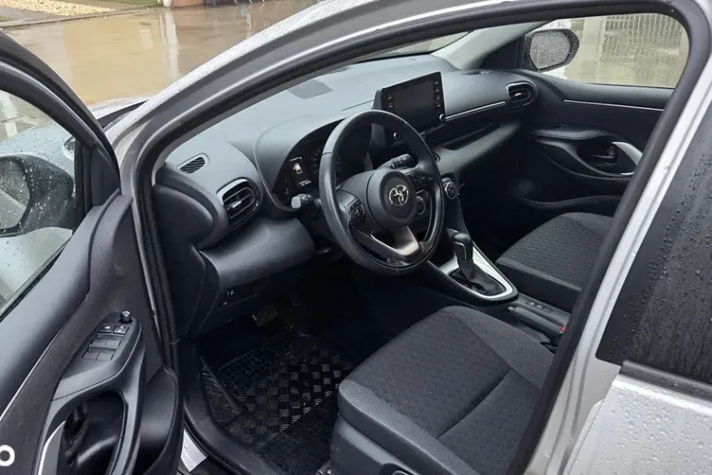 Toyota Yaris din 2022 cu 34.979 km - oferta TOY185483 - foto 9