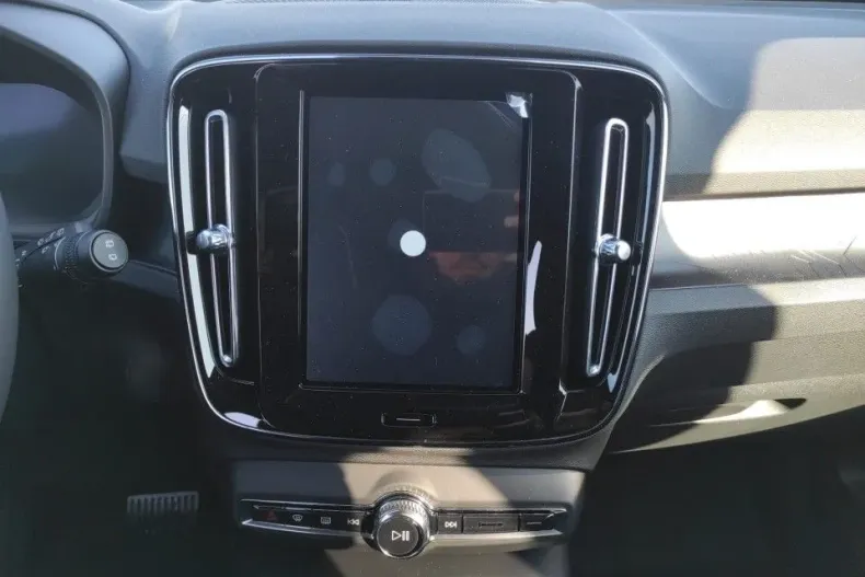 Volvo XC40 din 2025 cu 7 km - oferta VOL185487 - foto 17