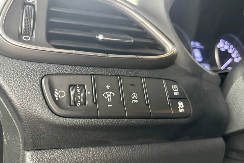 Hyundai i30 din 2020 cu 112.531 km - oferta HYU185489 - foto 26