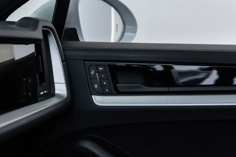 Porsche Cayenne din 2024 cu 19.620 km - oferta POR185517 - foto 18