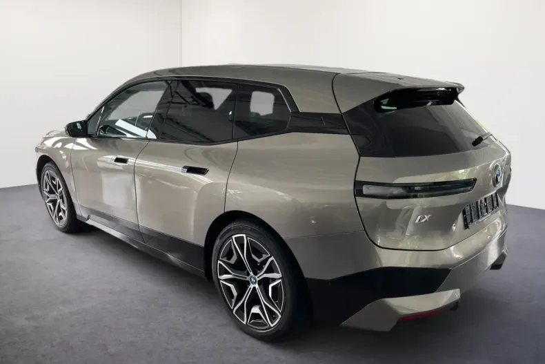 BMW iX (Seria i) din 2022 cu 12.900 km - oferta BMW185524 - foto 4