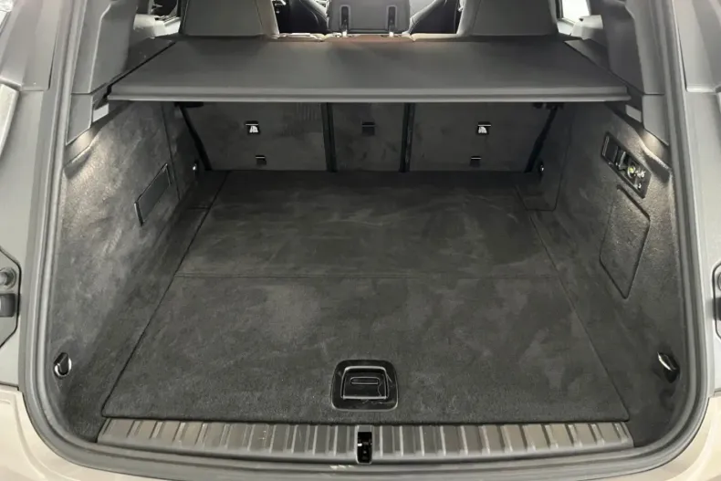 BMW iX (Seria i) din 2022 cu 12.900 km - oferta BMW185524 - foto 12