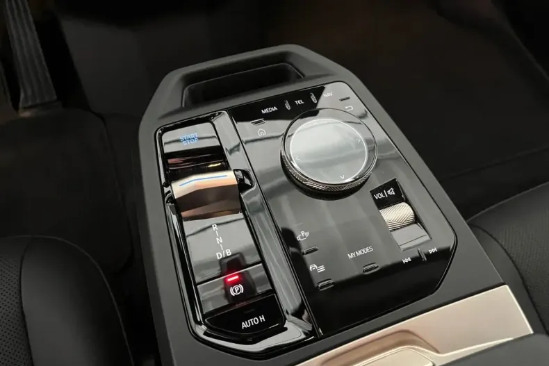 BMW iX (Seria i) din 2022 cu 12.900 km - oferta BMW185524 - foto 15