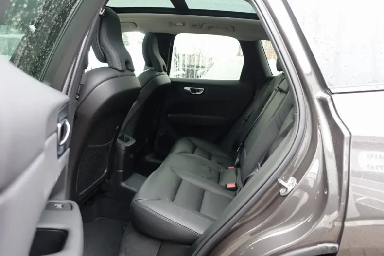 Volvo XC60 din 2025 cu 19.550 km - oferta VOL185526 - foto 9