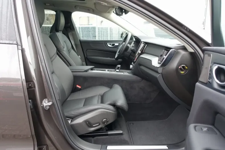 Volvo XC60 din 2025 cu 19.550 km - oferta VOL185526 - foto 11