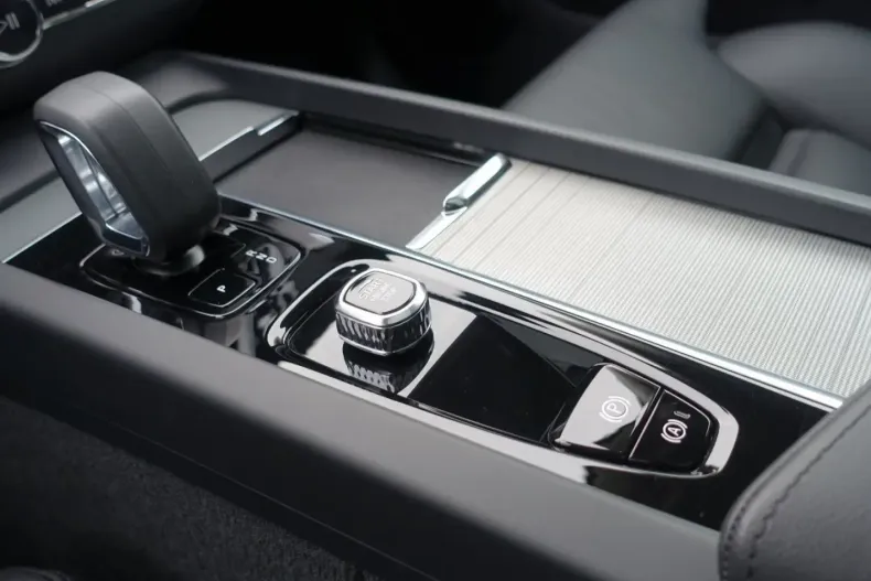 Volvo XC60 din 2025 cu 19.550 km - oferta VOL185526 - foto 14