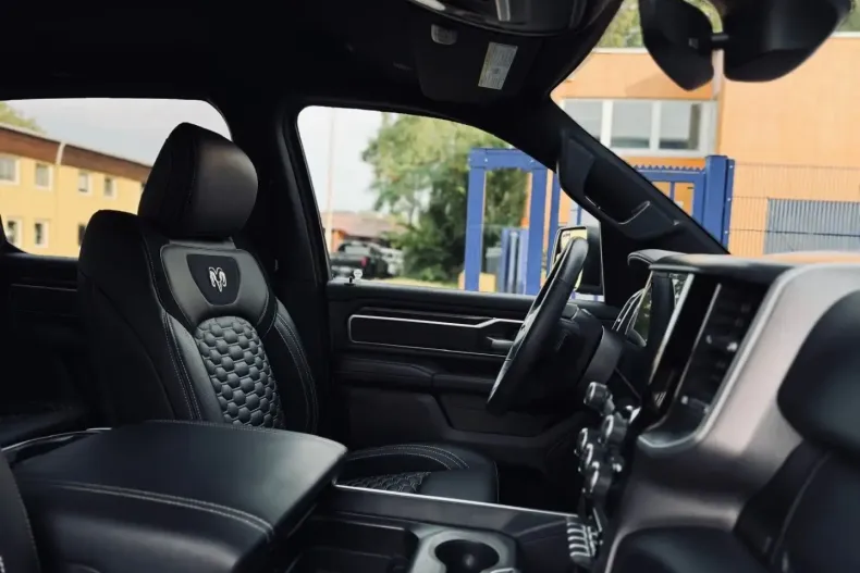 Dodge RAM din 2023 cu 2.500 km - oferta DOD185555 - foto 43