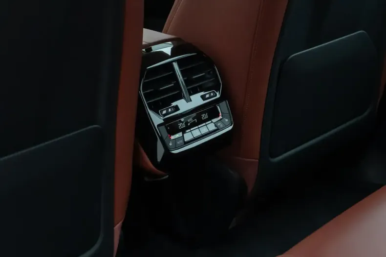 BMW iX (Seria i) din 2022 cu 16.871 km - oferta BMW185558 - foto 26