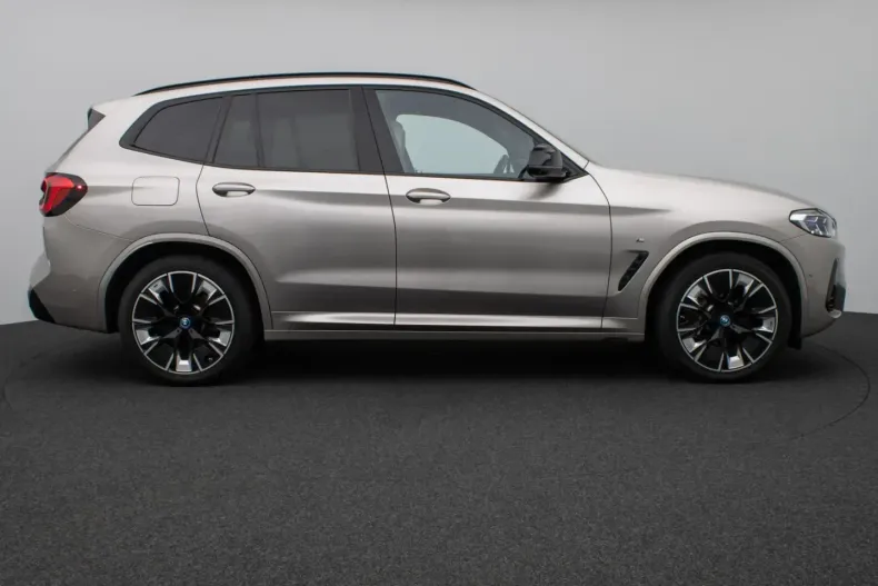 BMW iX3 (Seria i) din 2022 cu 25.852 km - oferta BMW185560 - foto 5