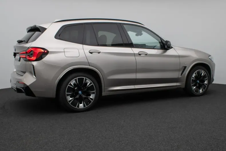 BMW iX3 (Seria i) din 2022 cu 25.852 km - oferta BMW185560 - foto 6