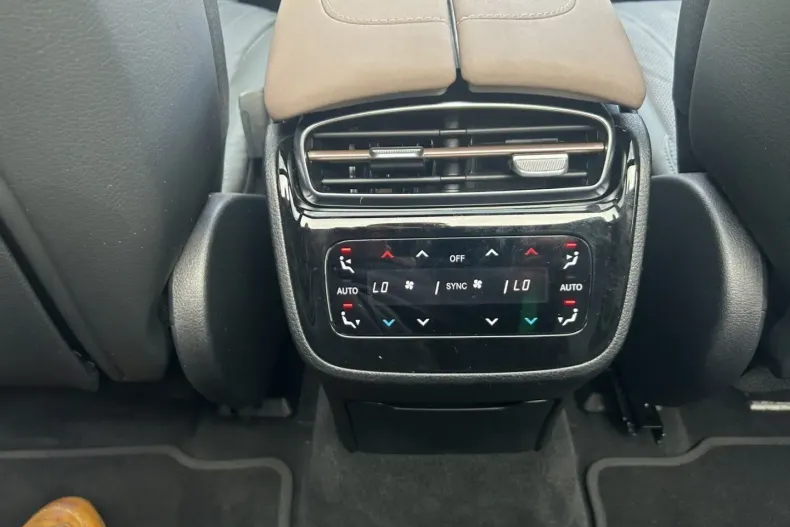 Mercedes-Benz EQS SUV din 2022 cu 7.942 km - oferta MER185562 - foto 16