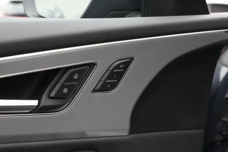 Audi Q8 din 2025 cu 27.480 km - oferta AUD185564 - foto 16