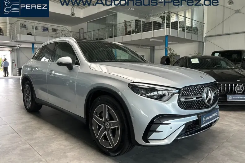 Mercedes-Benz GLC 300 (Clasa GLC) din 2023 cu 8.479 km - oferta MER185573 - foto 1