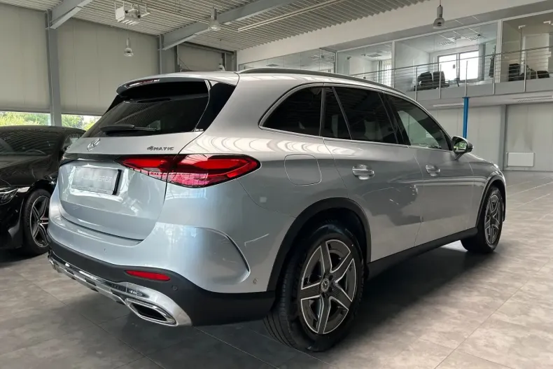 Mercedes-Benz GLC 300 (Clasa GLC) din 2023 cu 8.479 km - oferta MER185573 - foto 4