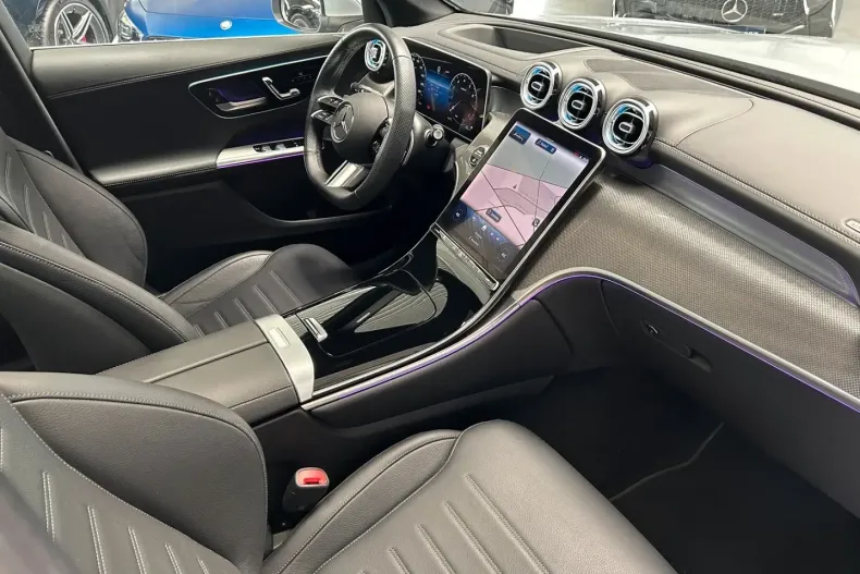 Mercedes-Benz GLC 300 (Clasa GLC) din 2023 cu 8.479 km - oferta MER185573 - foto 5