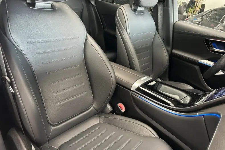 Mercedes-Benz GLC 300 (Clasa GLC) din 2023 cu 8.479 km - oferta MER185573 - foto 6