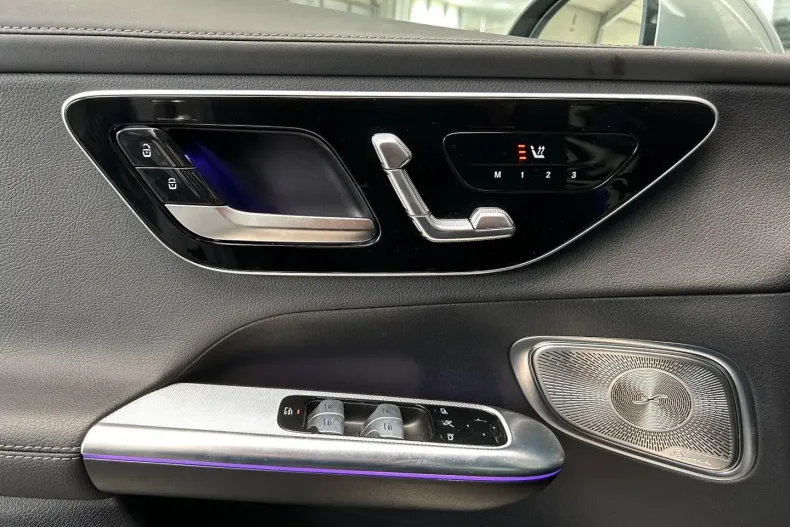 Mercedes-Benz GLC 300 (Clasa GLC) din 2023 cu 8.479 km - oferta MER185573 - foto 11