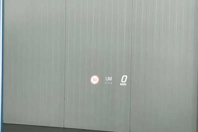 Mercedes-Benz GLC 300 (Clasa GLC) din 2023 cu 8.479 km - oferta MER185573 - foto 12