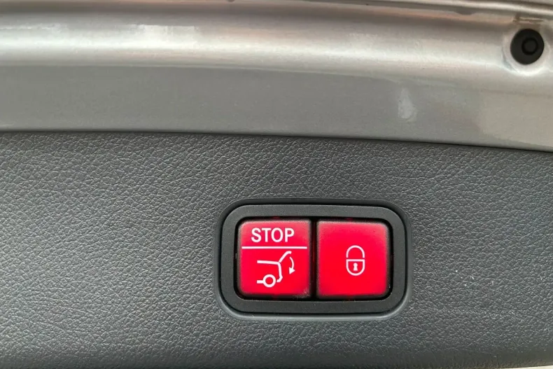 Mercedes-Benz GLC 300 (Clasa GLC) din 2023 cu 8.479 km - oferta MER185573 - foto 17