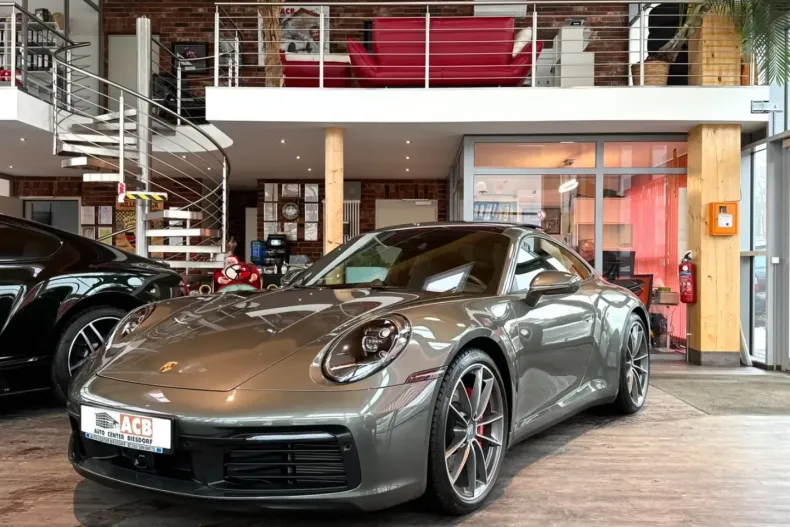 Porsche 992 din 2024 cu 5.848 km - oferta POR185578 - foto 1
