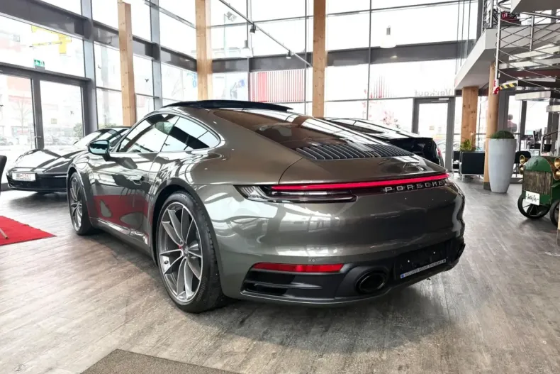 Porsche 992 din 2024 cu 5.848 km - oferta POR185578 - foto 3