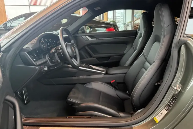 Porsche 992 din 2024 cu 5.848 km - oferta POR185578 - foto 8