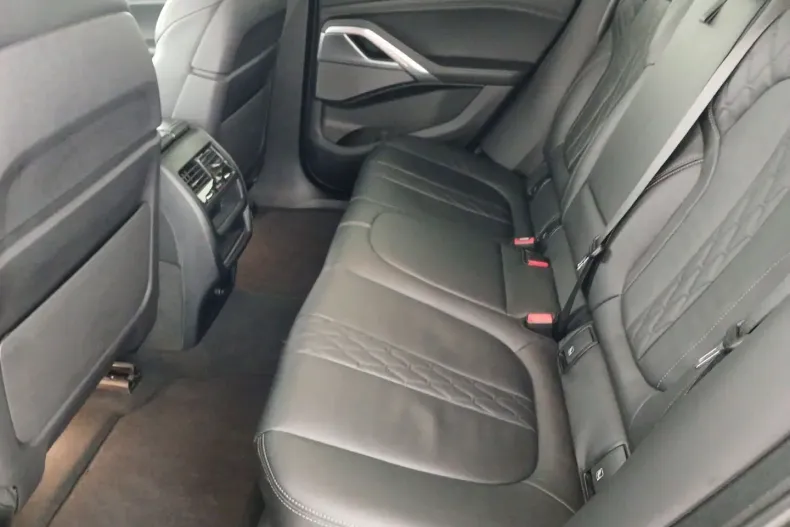 BMW X6 (Seria X) din 2023 cu 83.699 km - oferta BMW185587 - foto 11