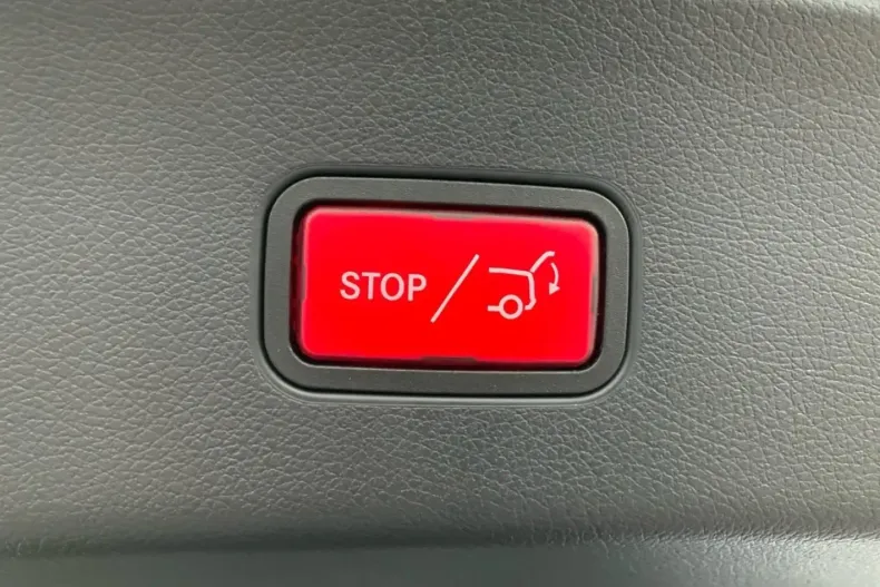 Mercedes-Benz GLC 220 (Clasa GLC) din 2024 cu 18.182 km - oferta MER185605 - foto 17