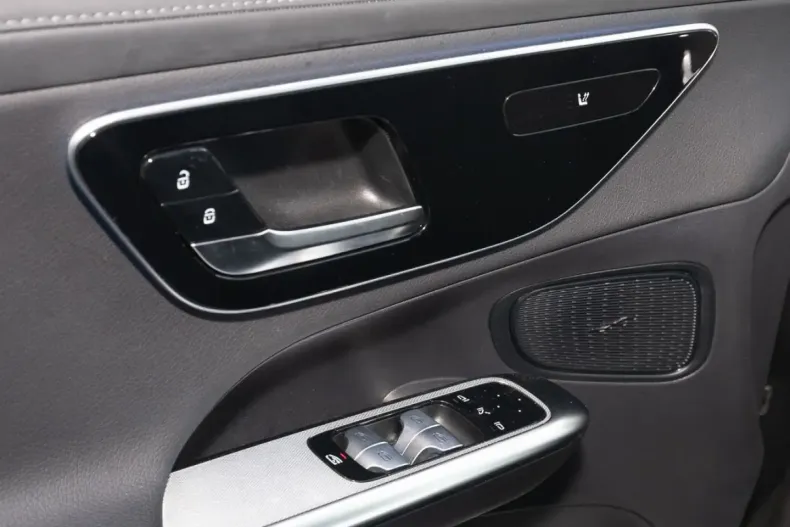 Mercedes-Benz GLC 200 (Clasa GLC) din 2025 cu 29.086 km - oferta MER185606 - foto 4