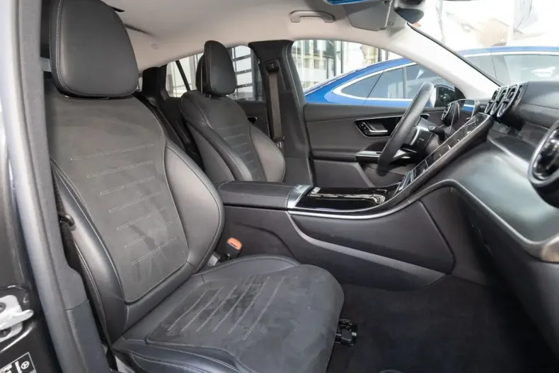 Mercedes-Benz GLC 200 (Clasa GLC) din 2025 cu 29.086 km - oferta MER185606 - foto 9